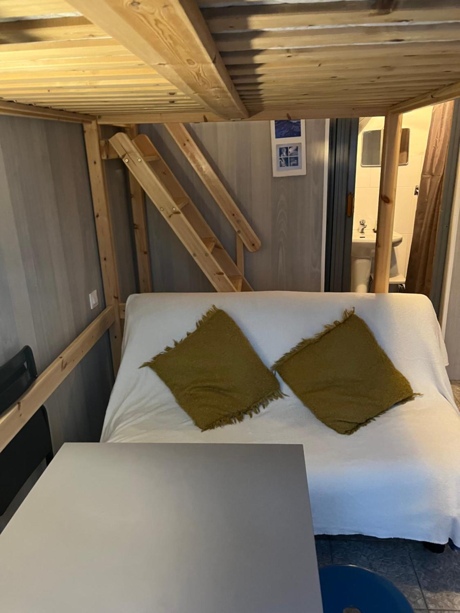 Studette Fonctionnelle Eaux Bonnes Apartment Luaran gambar