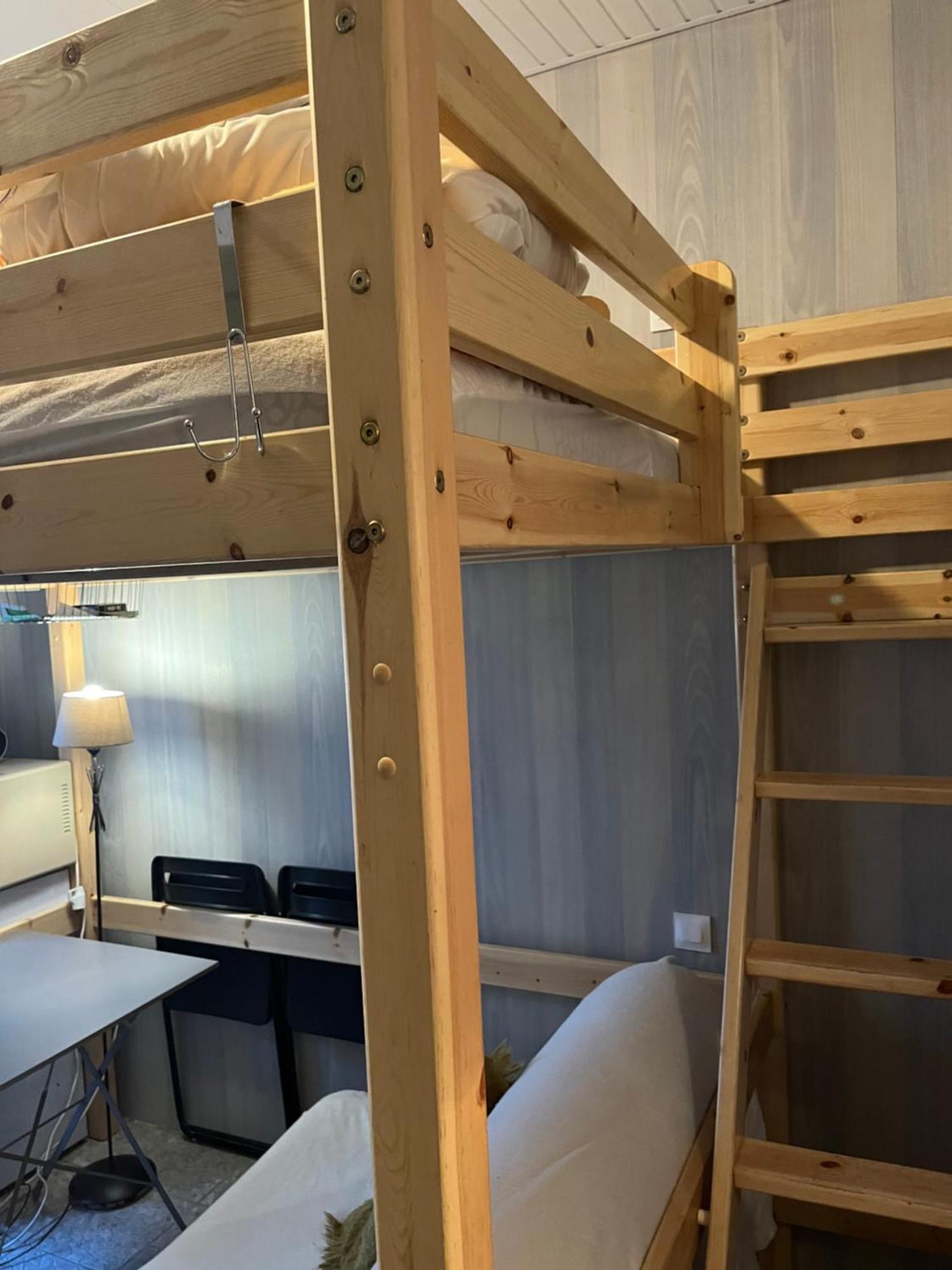 Studette Fonctionnelle Eaux Bonnes Apartment Luaran gambar