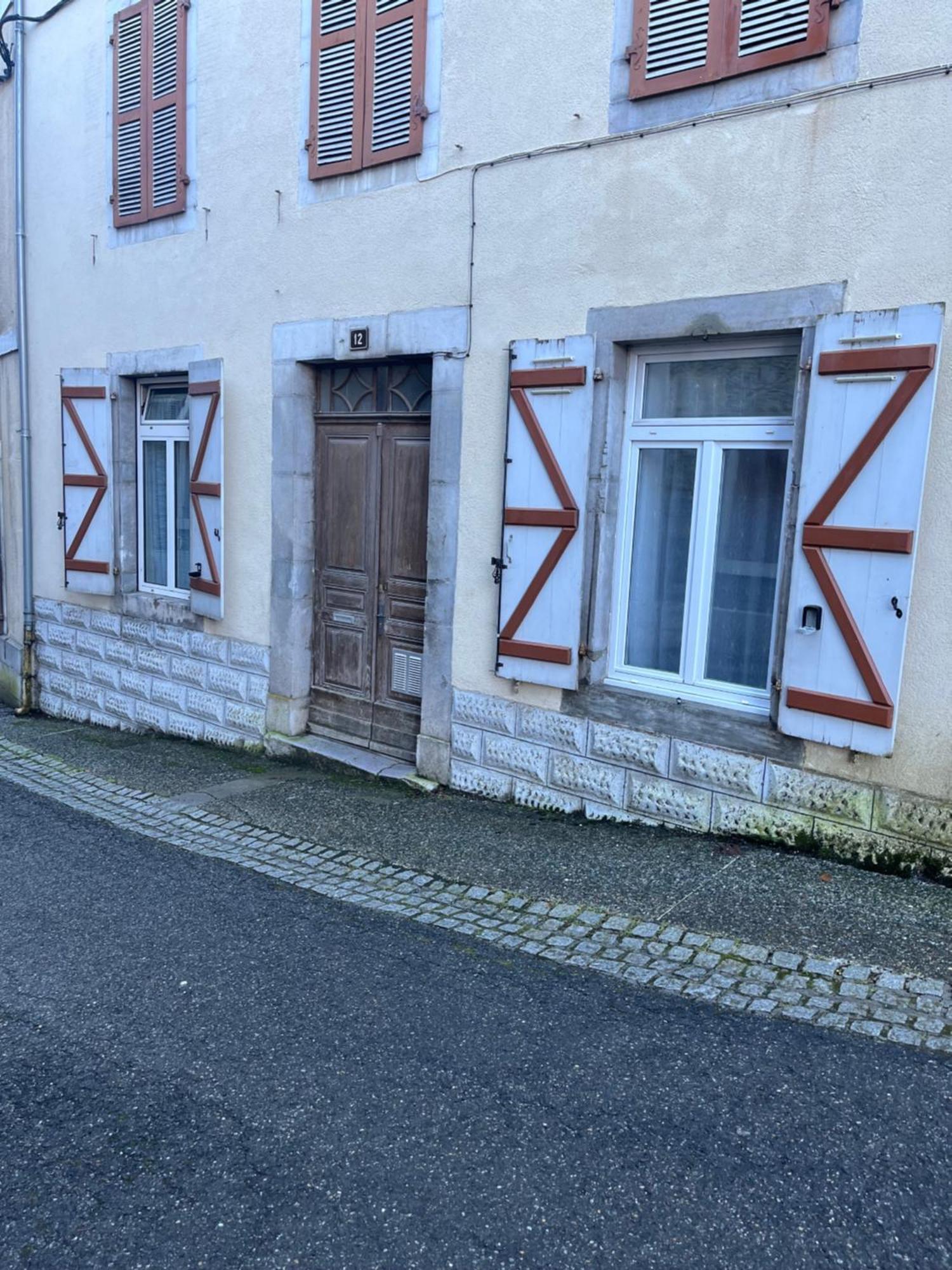 Studette Fonctionnelle Eaux Bonnes Apartment Luaran gambar